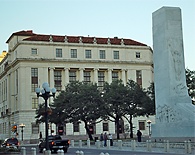 U.S. Post Office & Courthouse - Beside Alamo - � 2004 Heard & Smith.  Photos by Consultwebs.com